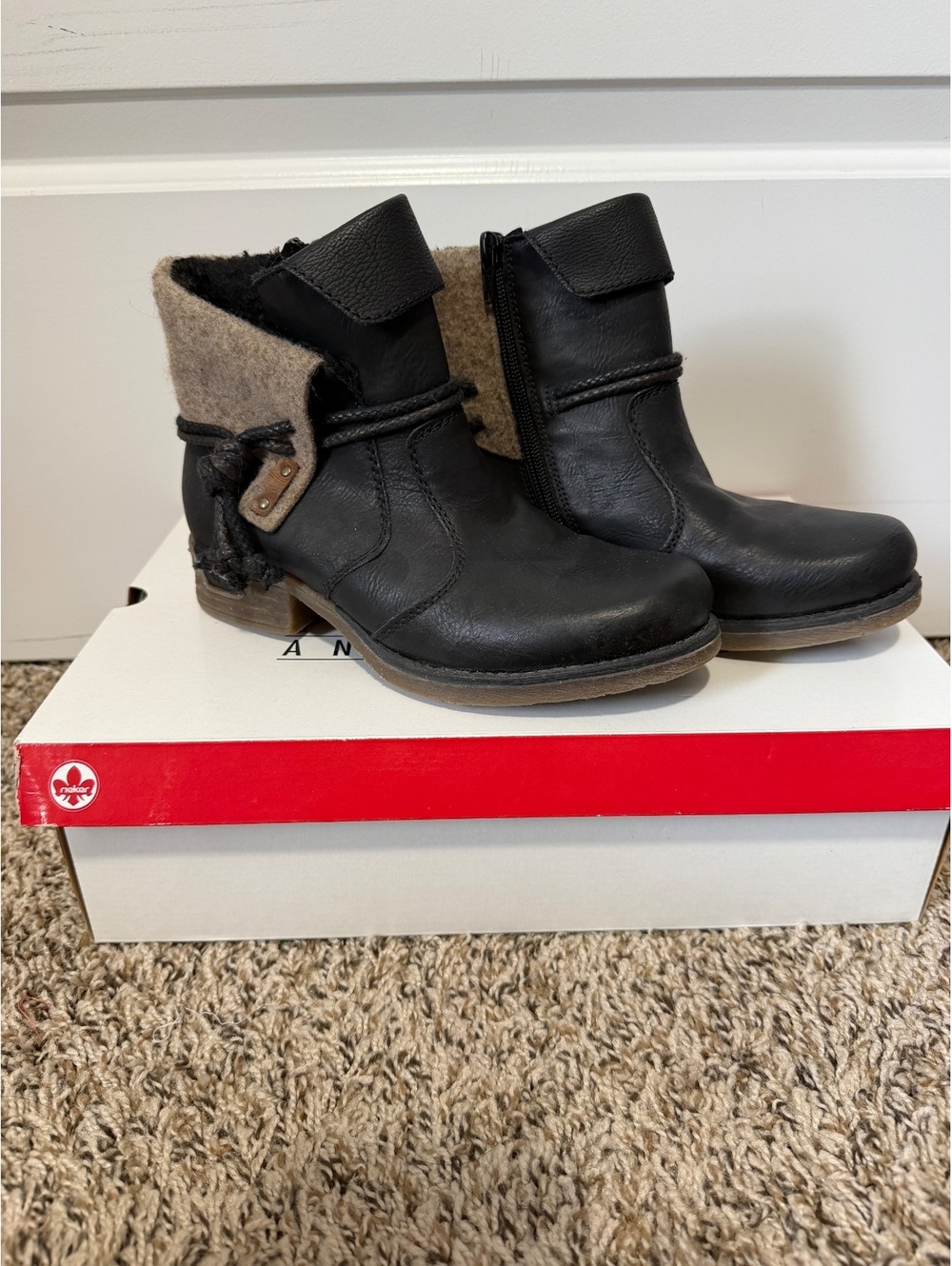 Rieker Women's New Black Grunge Fall Leather Ankle Boots with Wool Cuff Size 5.5